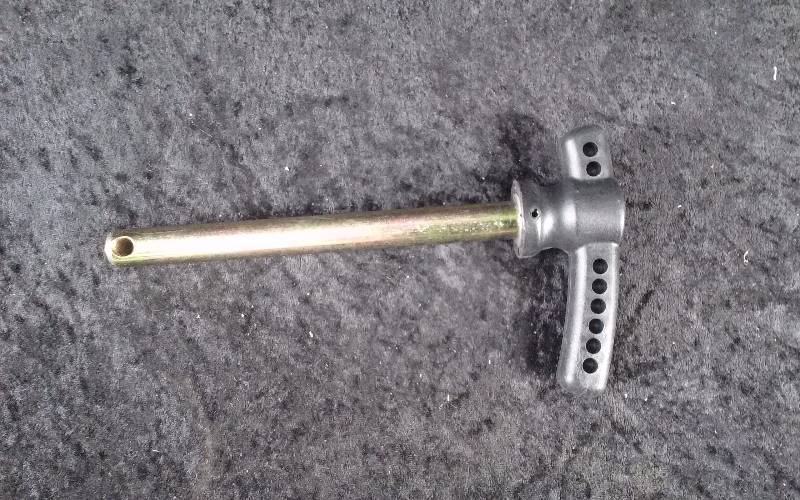 lot 81 image: Pin - Locking Swingaway Hitch, no Cable