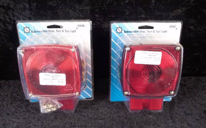 lot 108 image: Lot - (2) Peterson Submersible Stop, Turn & Tail Light PN E452 & E452L