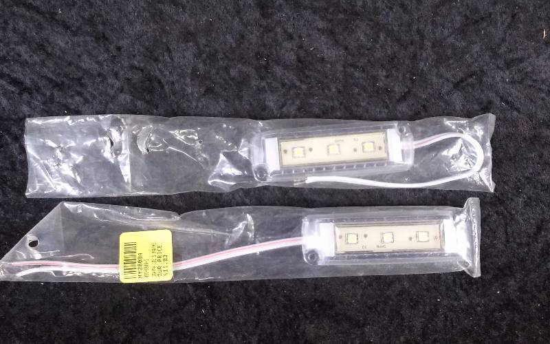 lot 154 image: Lot - (2) ILC Tri-Lite 4 x 1 RANGER Lights