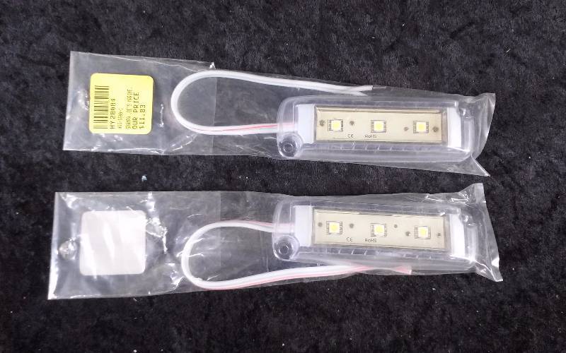 lot 156 image: Lot - (2) ILC Tri-Lite 4 x 1 RANGER Lights