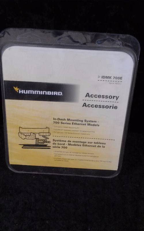 lot 272 image: Hummingbird In Dash Mounting System for 700E Series Ethernet Models IDMK 700E