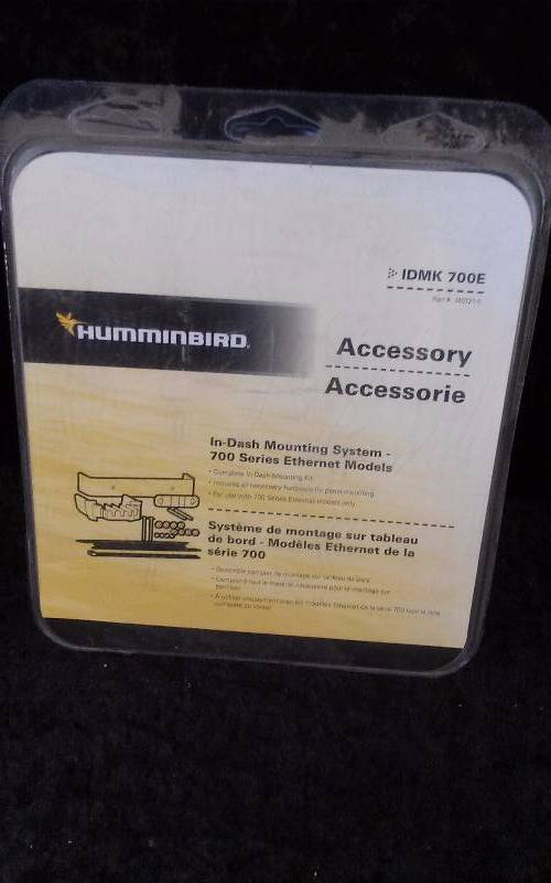 lot 273 image: Hummingbird In Dash Mounting System for 700E Series Ethernet Models IDMK 700E