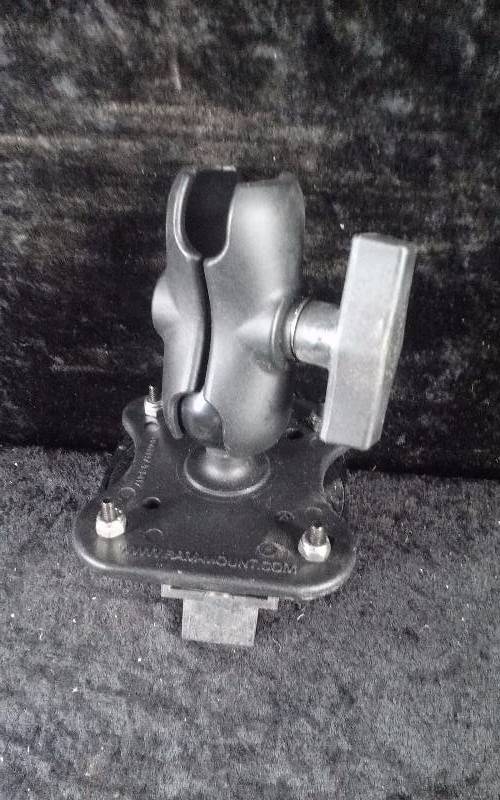 lot 426 image: RAM Mounting System, RMR-117 & B-117