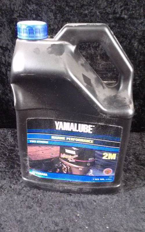 lot 469 image: OIL - Yamalube Marine Performance 2-Stroke, 2M, 1 Gallon