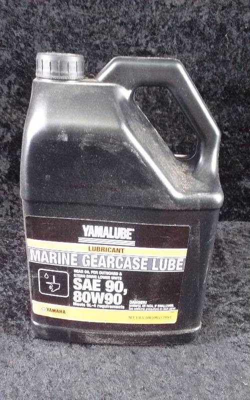 lot 476 image: OIL - Yamalube Marine Gearcase Lube, SAE 90, 80W90, 1 Gallon