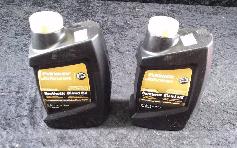 lot 496 image: OIL - (2) Evinrude 4-Stroke, Synthetic Blend Oil, 1qteach