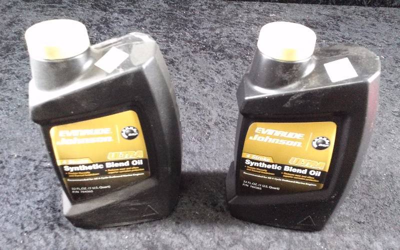 lot 498 image: OIL - (2) Evinrude 4-Stroke, Synthetic Blend Oil, 1qteach