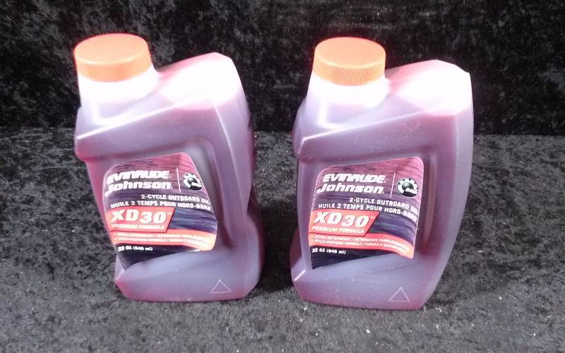 lot 511 image: OIL - (2) Evinrude XD30, 2-Cycle Outboard Oil, 1qteach