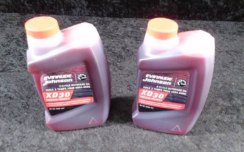 lot 512 image: OIL - (2) Evinrude XD30, 2-Cycle Outboard Oil, 1qteach