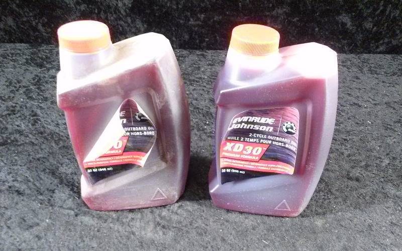 lot 513 image: OIL - (2) Evinrude XD30, 2-Cycle Outboard Oil, 1qteach