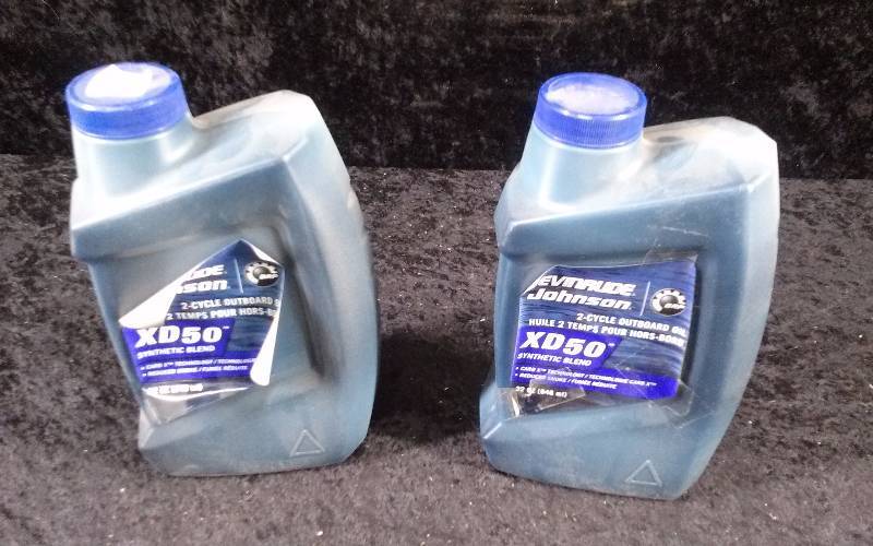 lot 516 image: OIL - (2) Evinrude XD50, 2-Cycle Outboard Oil, 1qteach