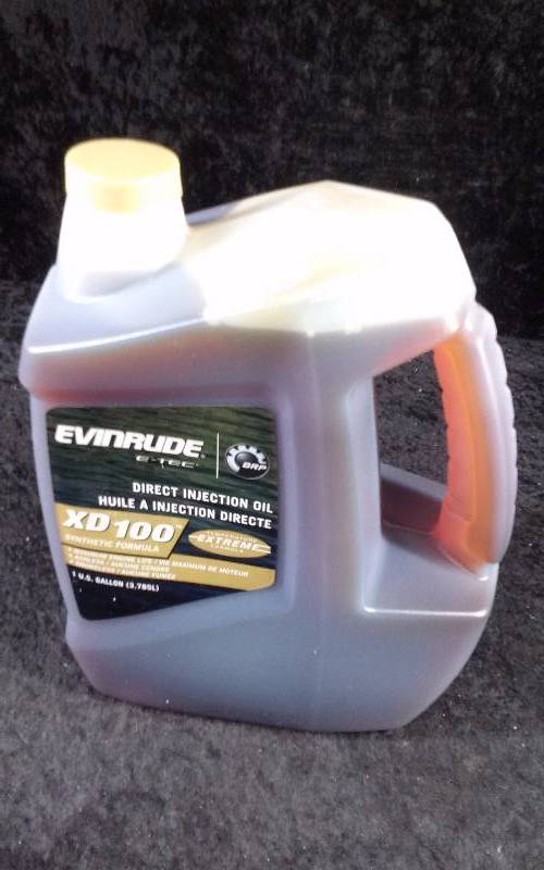 lot 524 image: OIL - Evinrude XD100 Direct Injection Oil, 1 Gallon