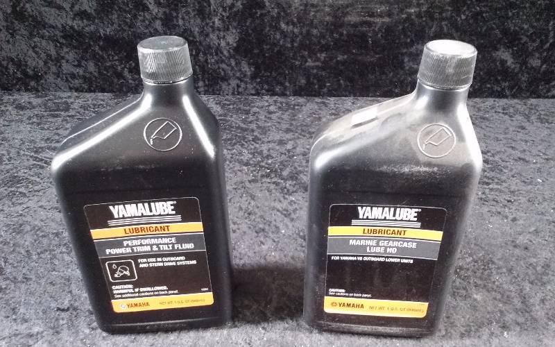 lot 550 image: Lot - (1) Yamalube Marine Gearcase Lube HD & (1) TrimTilt Fluid, 1qteach
