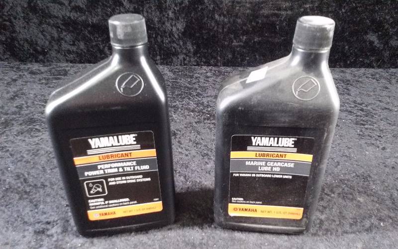 lot 551 image: Lot - (1) Yamalube Marine Gearcase Lube HD & (1) TrimTilt Fluid, 1qteach