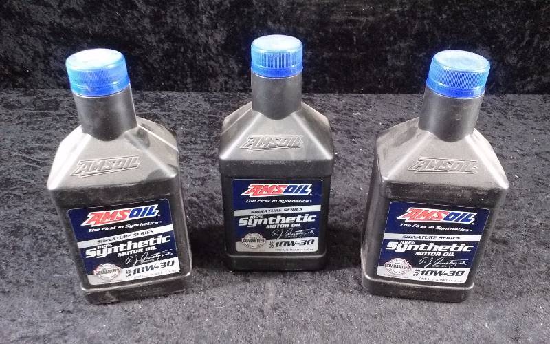 lot 586 image: OIL - (3) AMSOIL Signature Series Motor Oil, SAE 10W-30, 1qteach