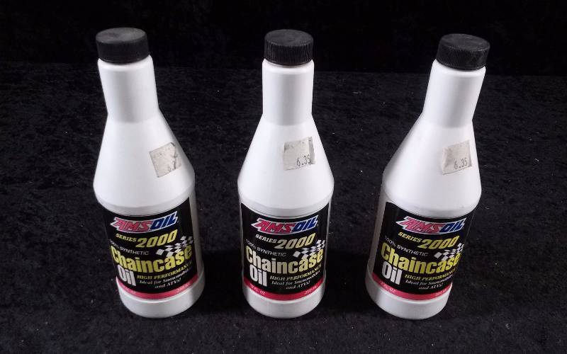 lot 592 image: OIL - (3) AMSOIL Series 2000 Chaincase Oil, 12ozeach