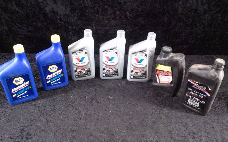 lot 632 image: Lot - (7) Misc Oil - Valvoline, NAPA, Mystik - 1qteach