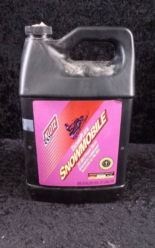 lot 633 image: KLOTZ TechniPlate Snowmobile Oil, Power Valve, TC-W3, KL-216, 1 Gallon