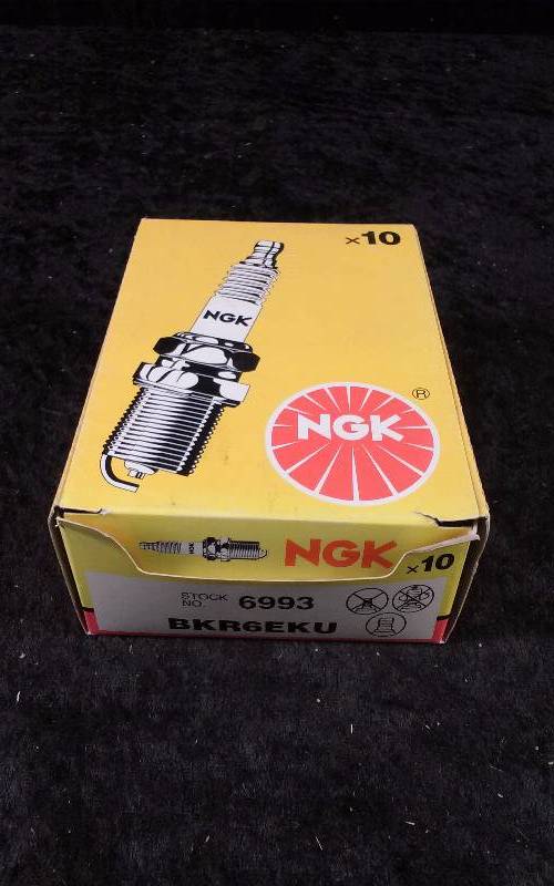 lot 705 image: SPARKPLUG - (8) NGK 6993BKR6EKU