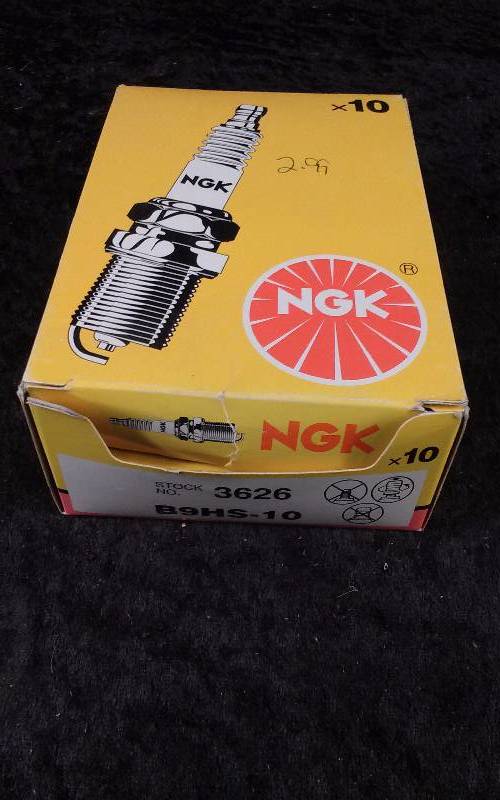lot 709 image: SPARKPLUG - (8) NGK 3626B9HS-10