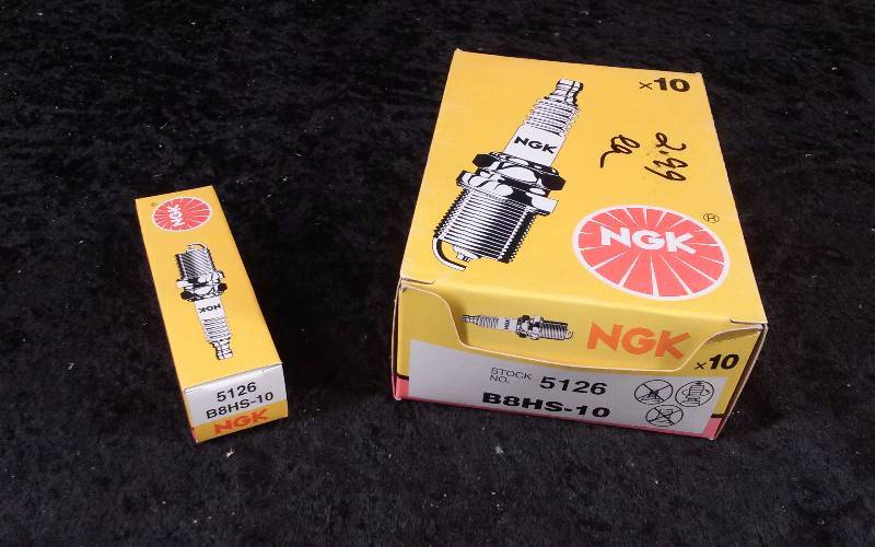 lot 713 image: SPARKPLUG - (11) NGK 5126B8HS-10