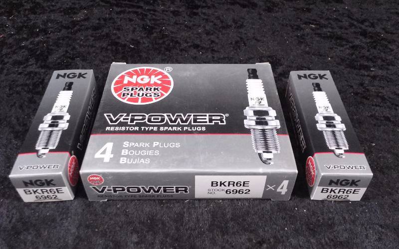 lot 758 image: SPARKPLUG - (6) NGK V Power  6962BKR6E