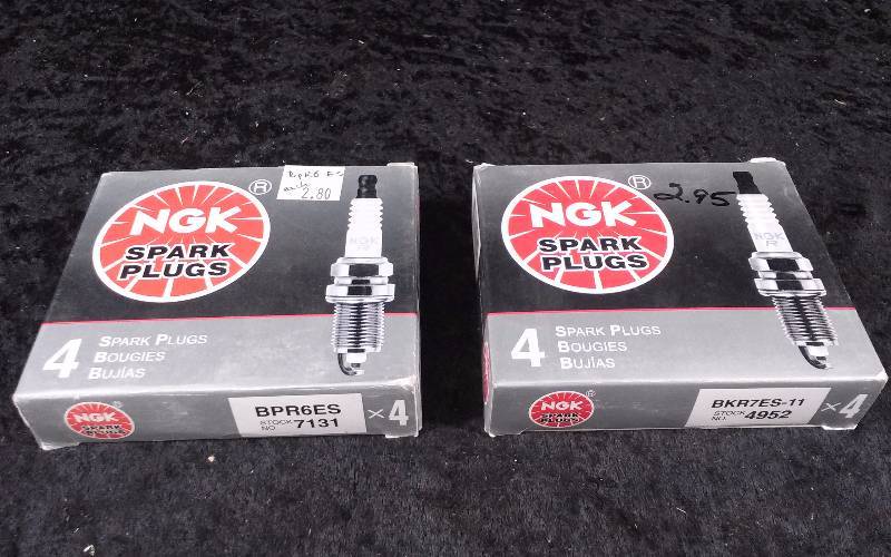 lot 760 image: SPARKPLUG - Lot of 8 NGK (4) 7131BPR6ES & (4) 4952BKR7ES-11