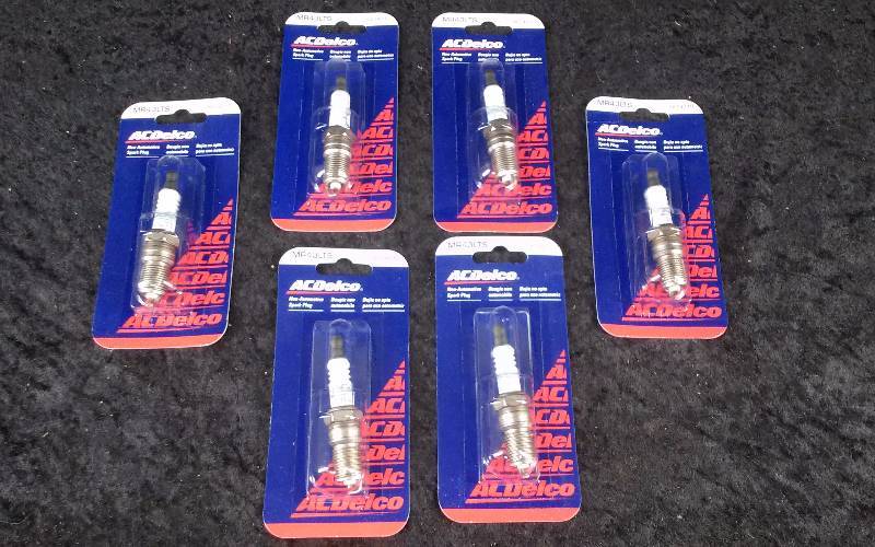 lot 761 image: SPARKPLUG - (6) ACDelco Non-Auto Plugs, MR43LTS  5614210