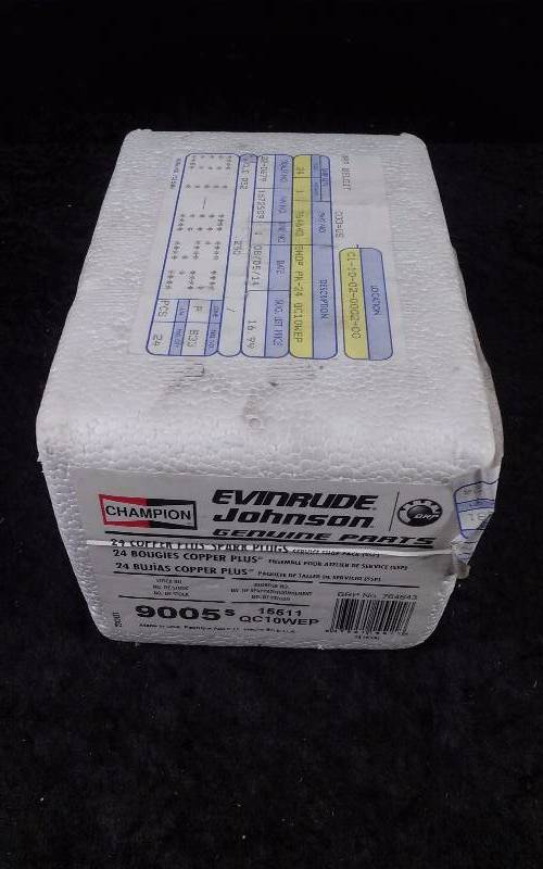 lot 763 image: SPARKPLUG - (24) Champion Evinrude, 900515511 QCI0WEP