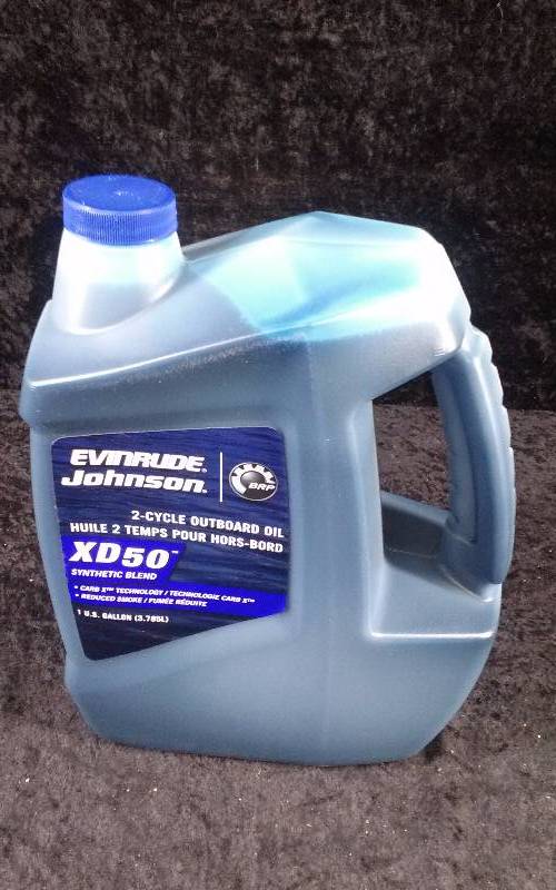 lot 769 image: OIL - Evinrude 2 Cycle Outboard, XD50, 1 Gallon