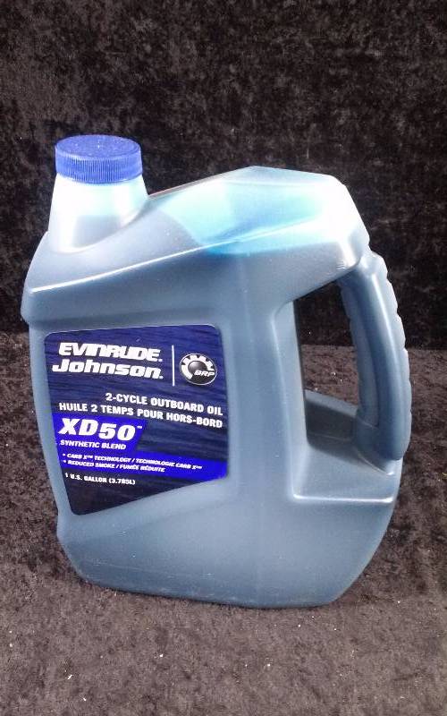lot 770 image: OIL - Evinrude 2 Cycle Outboard, XD50, 1 Gallon