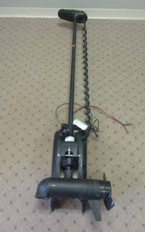 lot 773 image: MinnKota Terrova Trolling Motor, 80# thrust, 60, 24v, NEW