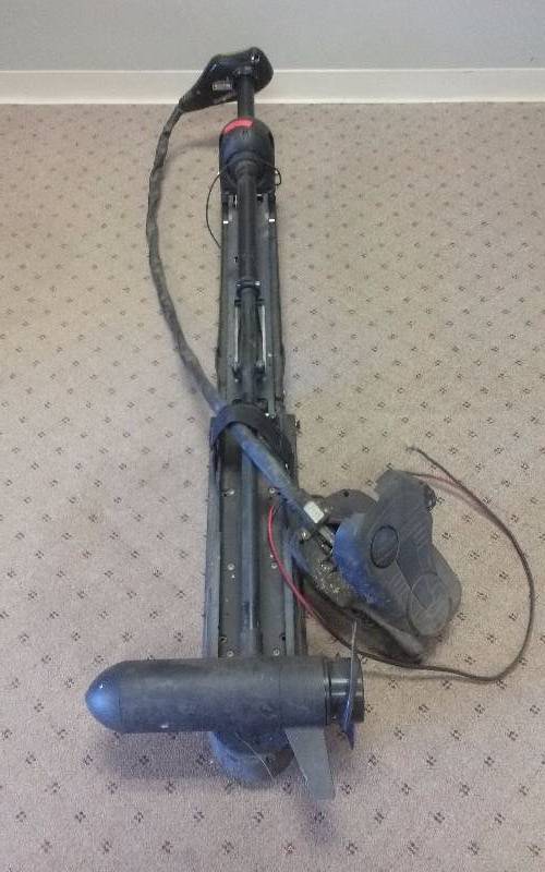 lot 779 image: MinnKota MaxumPro Trolling Motor, 101# thrust, 60, 36v, Used