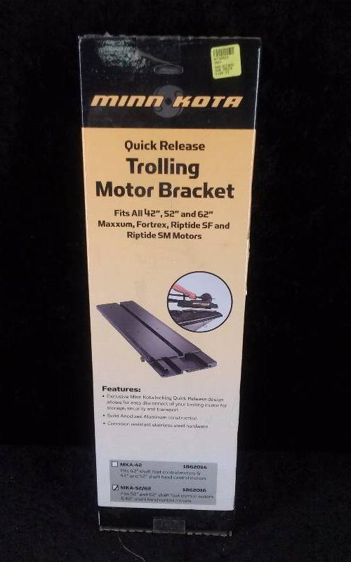 lot 790 image: MinnKota Quick Release Trolling Motor Bracket, PN MKA-5262  1862016
