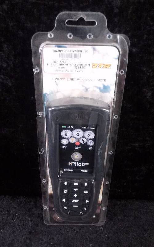 lot 793 image: MinnKota iPilot Link Wireless Remote