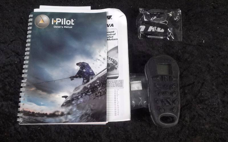 lot 795 image: MinnKota iPilot Remote
