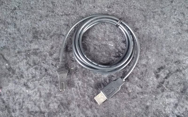 lot 819 image: MinnKota Cable, USB Remote Charge, iPilot 2.0