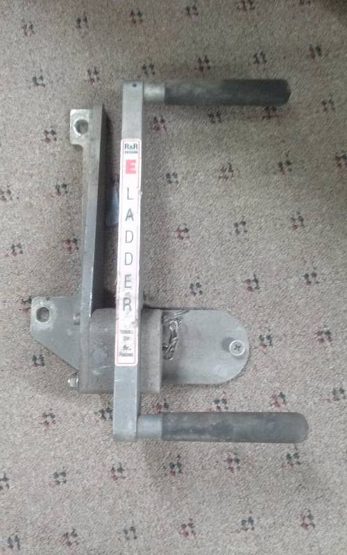 lot 871 image: R&R Design Emergency Ladder