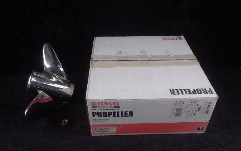 lot 880 image: Propeller - Yamaha Pro Series, 14 12 x 23, 3 Blade, Stainless, PN 66K-45974-BO