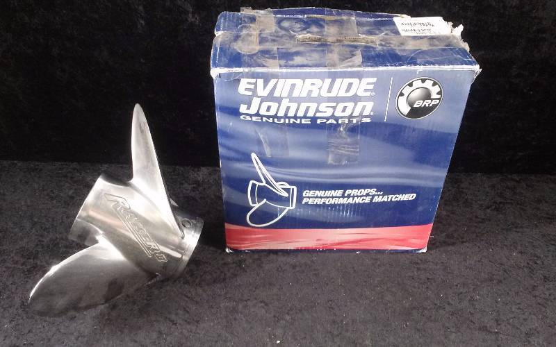 lot 887 image: Propeller - Evinrude Johnson RakerII, 14 12 x 24, 3 Blade, Stainless, PN 177309