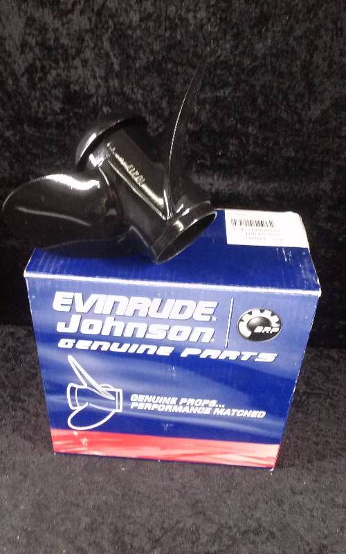 lot 889 image: Propeller - Evinrude Johnson, 3 x 10.3 x 13RH, Alum, PN 0778863
