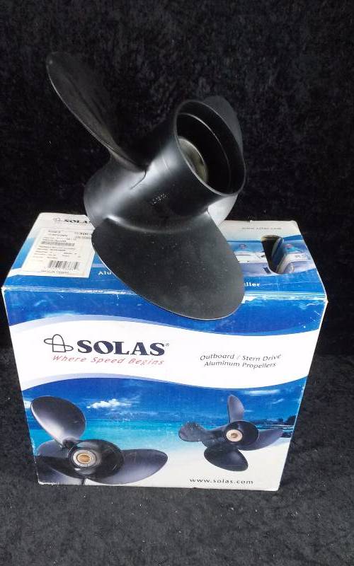 lot 891 image: Propeller - Solas Amita 3, Yamaha Engine, 13.75 x 13, 3 Blade R, Alum, PN 3411-138-13
