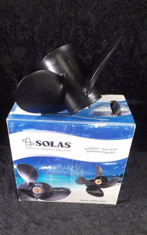 lot 892 image: Propeller - Solas Amita 3, Mercury Engine, 14 x 11, 3 Blade R, Alum, PN 1411-140-11