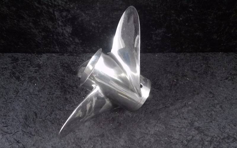 lot 895 image: Propeler - Suzuki, 14 x 18, 3 Blade, Stainless
