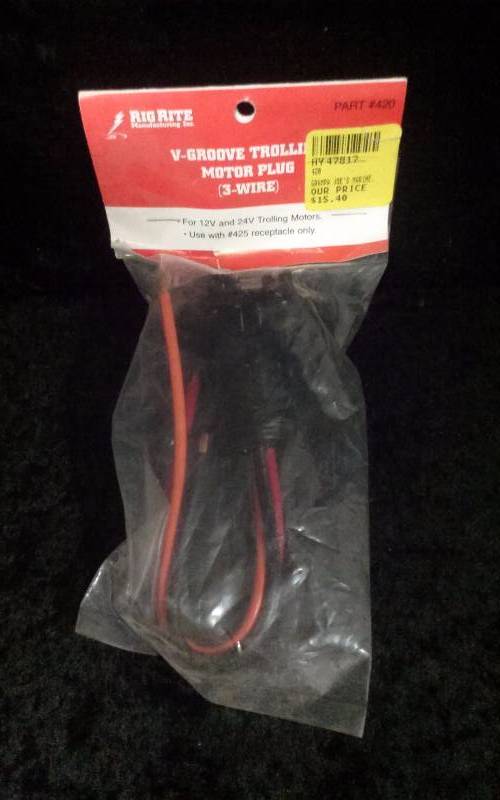 lot 928 image: RigRite V-Groove Trolling Motor Plug, 3 wire, #420