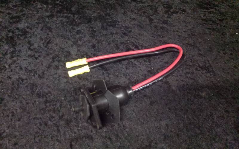 lot 929 image: RigRite Trolling Motor Plug, 2 Wire