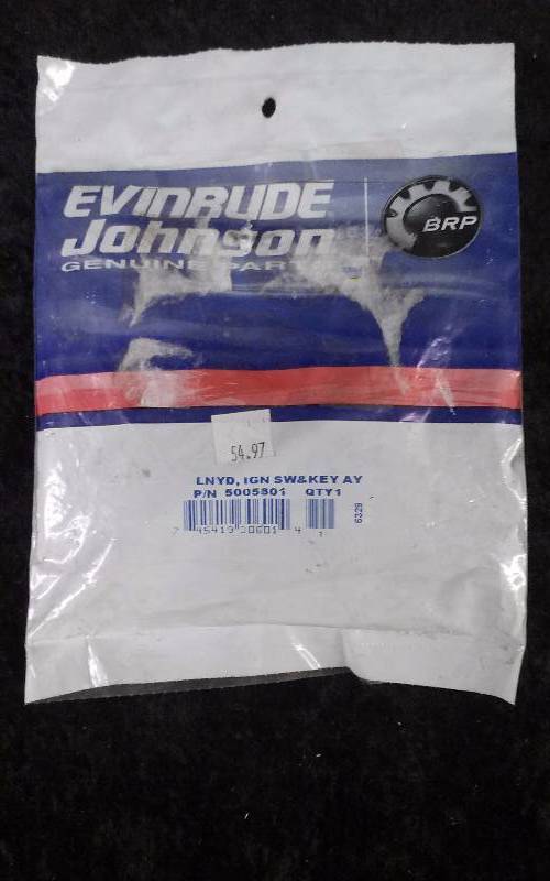 lot 963 image: Evinrude Ignition Switch & Key AY, PN 5005801