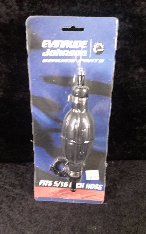 lot 988 image: Evinrude Fuel Primer Bulb Kit, Fits 516 Hose, PN 5008605