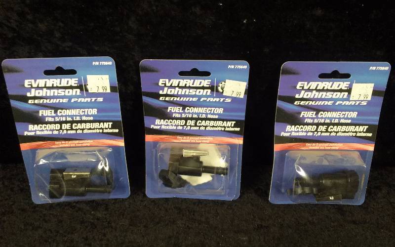 lot 1004 image: (3) Evinrude Fuel Connector, 516, PN 775640
