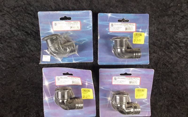 lot 1065 image: TH Marine (3) 1 18 90 Degree Thru Hull Short PN TH-1890-DT & (1) Livewell Drain Threaded PN TH-1890T-DP